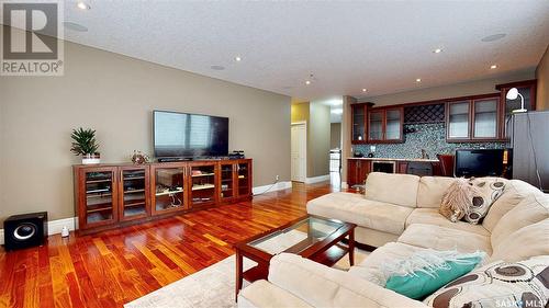 6005 Eagles Cove, Regina, SK - Indoor Photo Showing Living Room