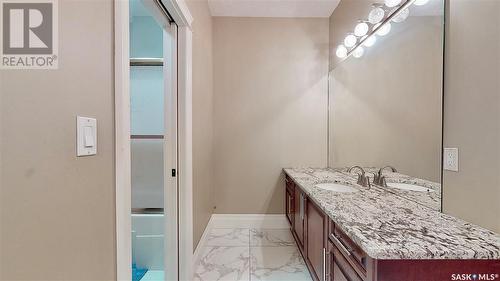 6005 Eagles Cove, Regina, SK - Indoor Photo Showing Bathroom