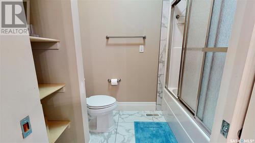 6005 Eagles Cove, Regina, SK - Indoor Photo Showing Bathroom