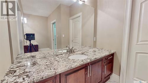 6005 Eagles Cove, Regina, SK - Indoor Photo Showing Bathroom