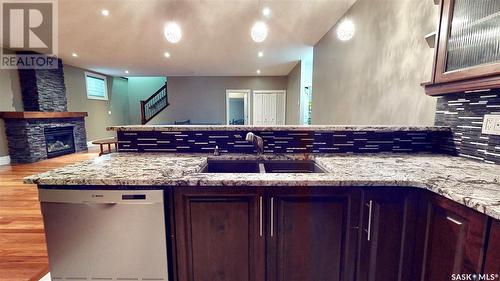 6005 Eagles Cove, Regina, SK - Indoor Photo Showing Kitchen