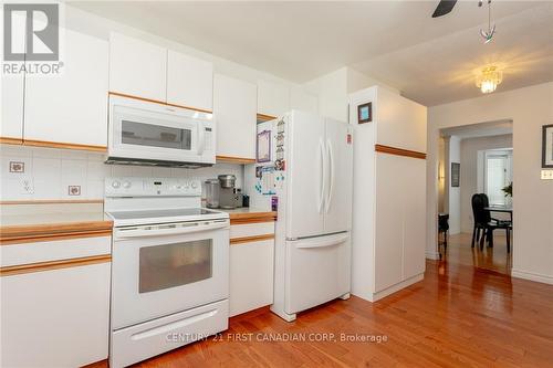 317 Frances Street, Central Elgin (Port Stanley), ON - Indoor Photo Showing Kitchen