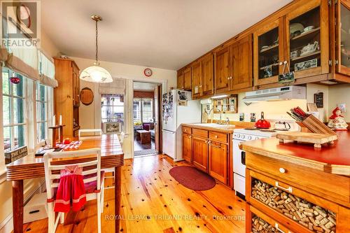 4555 William Street, Plympton-Wyoming, ON - Indoor Photo Showing Kitchen