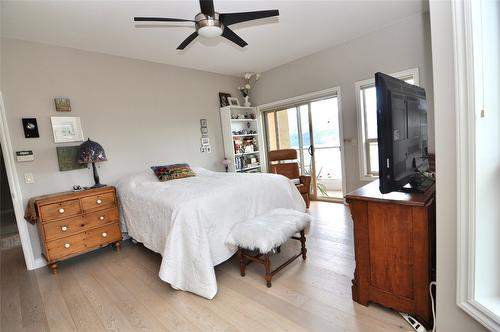 256-5165 Trepanier Bench Road, Peachland, BC - Indoor Photo Showing Bedroom