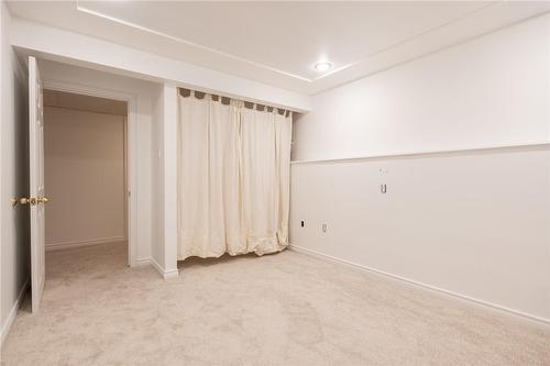 104 Braemar Avenue, Caledonia, ON - Indoor Photo Showing Other Room