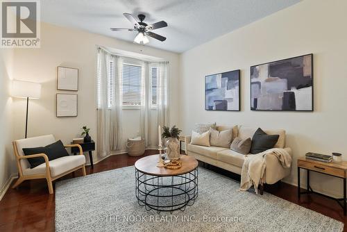 35 Personna Circle, Brampton, ON - Indoor Photo Showing Living Room