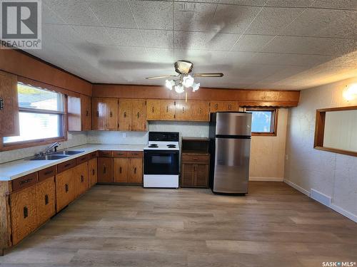 910 Qu'Appelle Street, Grenfell, SK - Indoor Photo Showing Kitchen With Double Sink