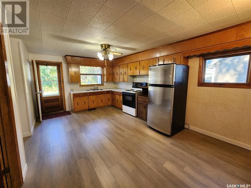 910 Qu'Appelle Street, Grenfell, SK - Indoor Photo Showing Kitchen