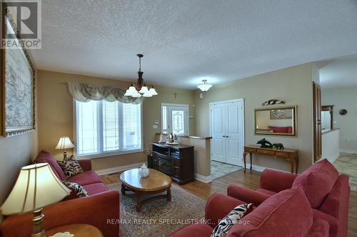 37 Tona Trail, Wasaga Beach, ON - Indoor Photo Showing Living Room