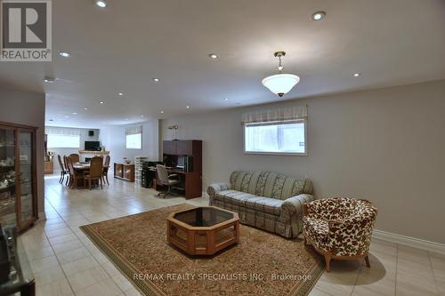 37 Tona Trail, Wasaga Beach, ON - Indoor Photo Showing Living Room