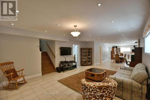 37 Tona Trail, Wasaga Beach, ON - Indoor Photo Showing Living Room