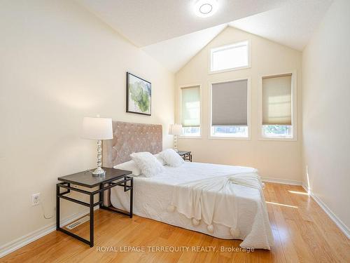 36 Chokecherry Cres, Markham, ON - Indoor Photo Showing Bedroom