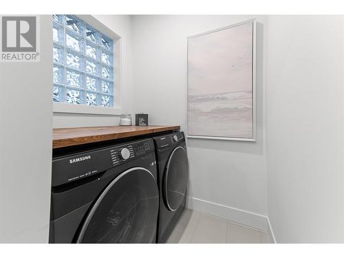 539 Knowles Road, Kelowna, BC - Indoor Photo Showing Laundry Room