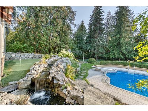 539 Knowles Road, Kelowna, BC - Outdoor With In Ground Pool