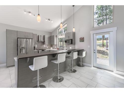 147 The Whins, Cranbrook, BC - Indoor Photo Showing Kitchen With Upgraded Kitchen