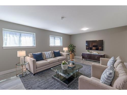 147 The Whins, Cranbrook, BC - Indoor Photo Showing Living Room