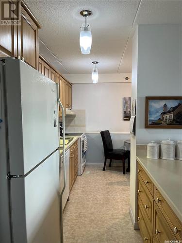 614 4045 Rae Street, Regina, SK - Indoor Photo Showing Kitchen