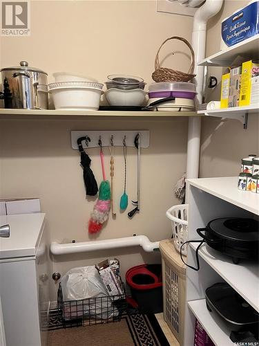 614 4045 Rae Street, Regina, SK - Indoor Photo Showing Laundry Room