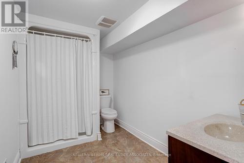 224 Fairway Road N, Kitchener, ON - Indoor Photo Showing Bathroom