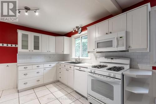 39 Key Hill Road, London, ON - Indoor Photo Showing Kitchen