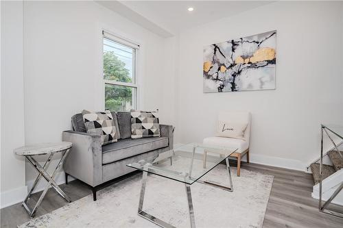 273 Britannia Avenue, Hamilton, ON - Indoor Photo Showing Living Room
