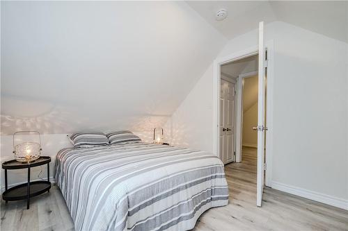 273 Britannia Avenue, Hamilton, ON - Indoor Photo Showing Bedroom