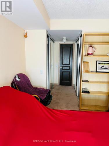 1107 - 9015 Leslie Street, Richmond Hill, ON - Indoor Photo Showing Bedroom