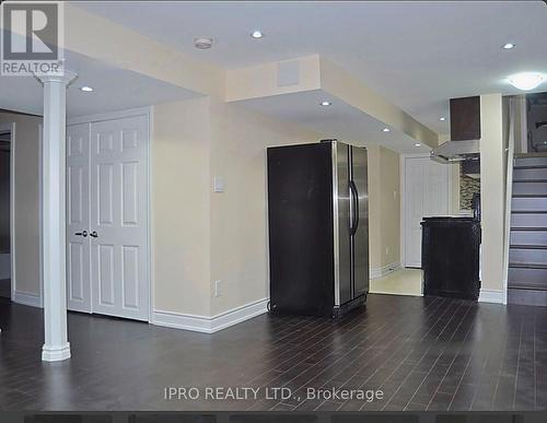 5651 Patron Cove, Mississauga, ON - Indoor Photo Showing Other Room