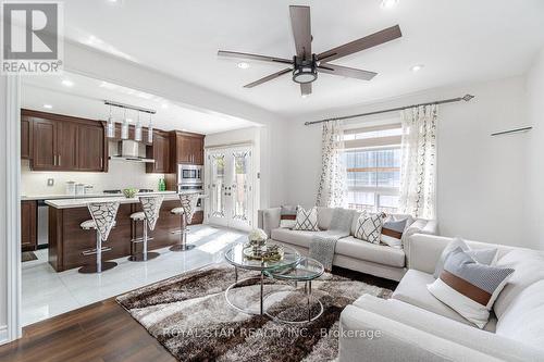 7 Springtown Trail, Brampton, ON - Indoor Photo Showing Living Room