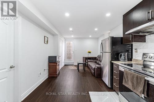 7 Springtown Trail, Brampton, ON - Indoor Photo Showing Kitchen