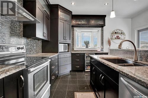 310 Mckague Crescent, Saskatoon, SK - Indoor Photo Showing Kitchen With Double Sink With Upgraded Kitchen