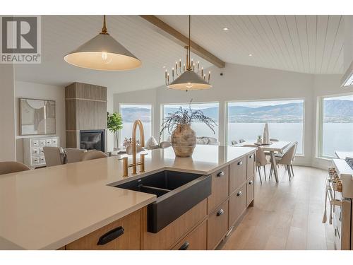 5538 Lakeshore Road, Kelowna, BC - Indoor Photo Showing Kitchen With Double Sink