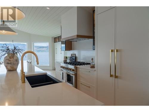 5538 Lakeshore Road, Kelowna, BC - Indoor Photo Showing Kitchen With Double Sink