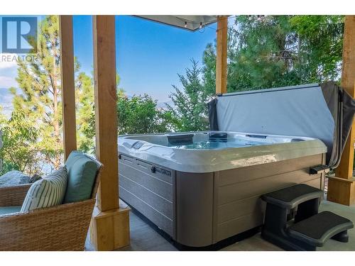 5538 Lakeshore Road, Kelowna, BC - Outdoor With Exterior