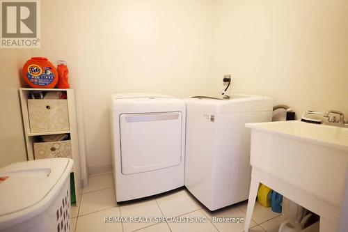 84 Longshore Way, Whitby, ON - Indoor Photo Showing Laundry Room