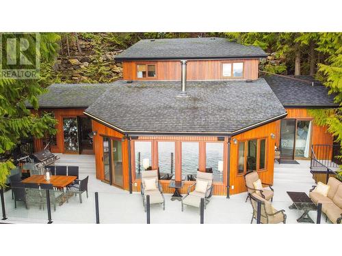 7302 Sunnybrae Canoe Point Road, Tappen, BC - Outdoor With Deck Patio Veranda