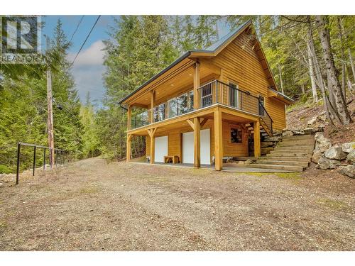 7302 Sunnybrae Canoe Point Road, Tappen, BC - Outdoor