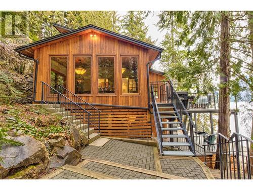 7302 Sunnybrae Canoe Point Road, Tappen, BC - Outdoor With Deck Patio Veranda