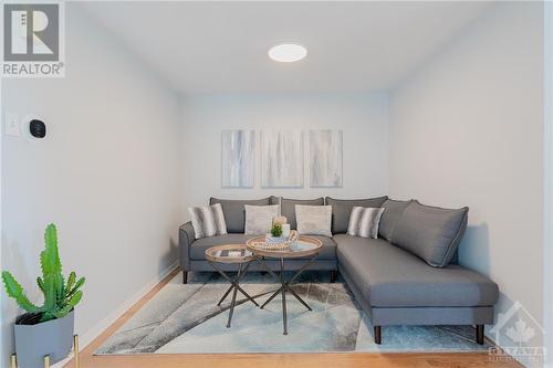 132 Castle Glen Crescent, Kanata, ON - Indoor Photo Showing Living Room