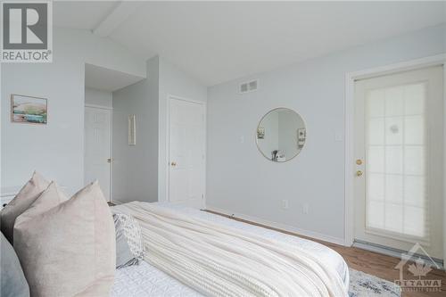 132 Castle Glen Crescent, Kanata, ON - Indoor Photo Showing Bedroom