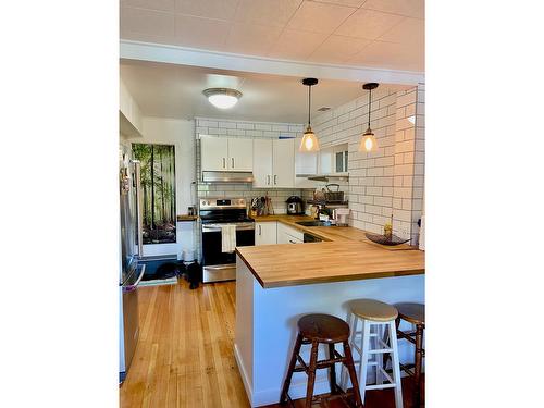 949 Milligan Avenue, Trail, BC - Indoor Photo Showing Kitchen