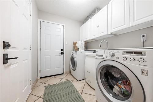 680 Rexford Drive, Hamilton, ON - Indoor Photo Showing Laundry Room