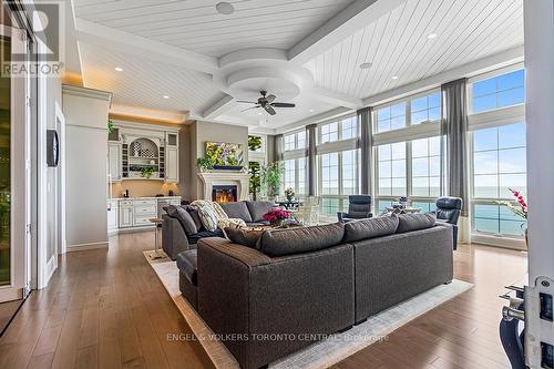 175 Pineway Parkway, Kingsville, ON - Indoor Photo Showing Other Room With Fireplace