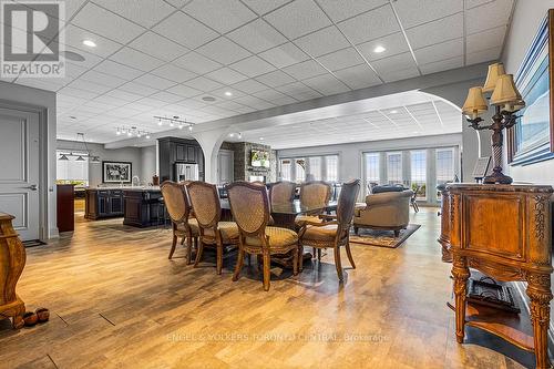 175 Pineway Parkway, Kingsville, ON - Indoor Photo Showing Dining Room