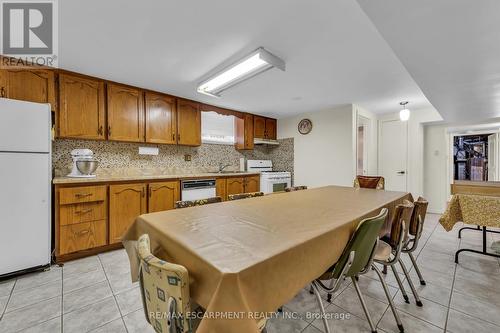 82 Bow Valley Drive, Hamilton, ON - Indoor Photo Showing Kitchen