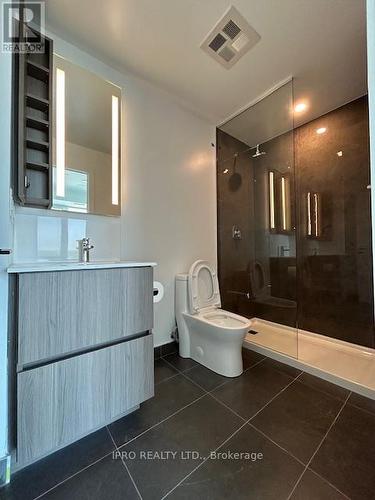 1401 - 220 Missinnihe Way, Mississauga, ON - Indoor Photo Showing Bathroom