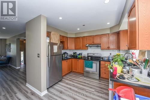 06 - 80 Acorn Place, Mississauga (Hurontario), ON - Indoor Photo Showing Kitchen