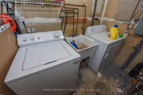 06 - 80 Acorn Place, Mississauga (Hurontario), ON - Indoor Photo Showing Laundry Room