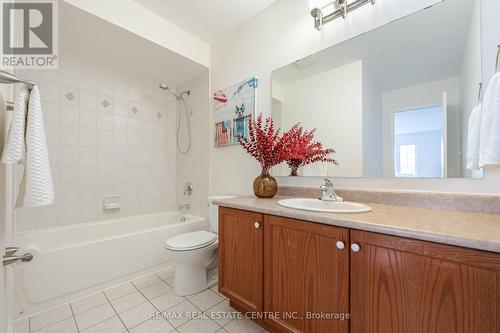 14 Rednor Drive, Brampton, ON - Indoor Photo Showing Bathroom