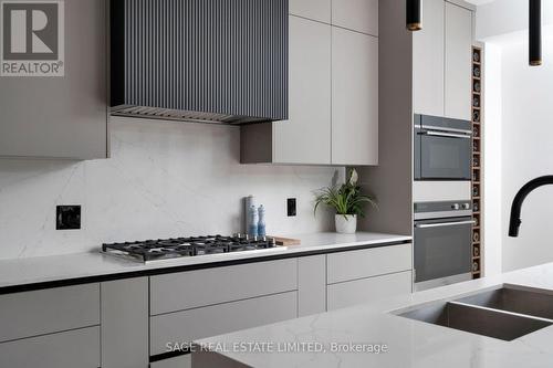 1175 Ogden Avenue, Mississauga, ON - Indoor Photo Showing Kitchen With Double Sink